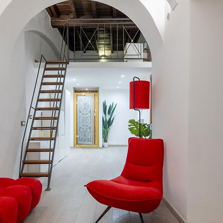 Lovely Studio Apartment - Capocci 로마 외부 사진