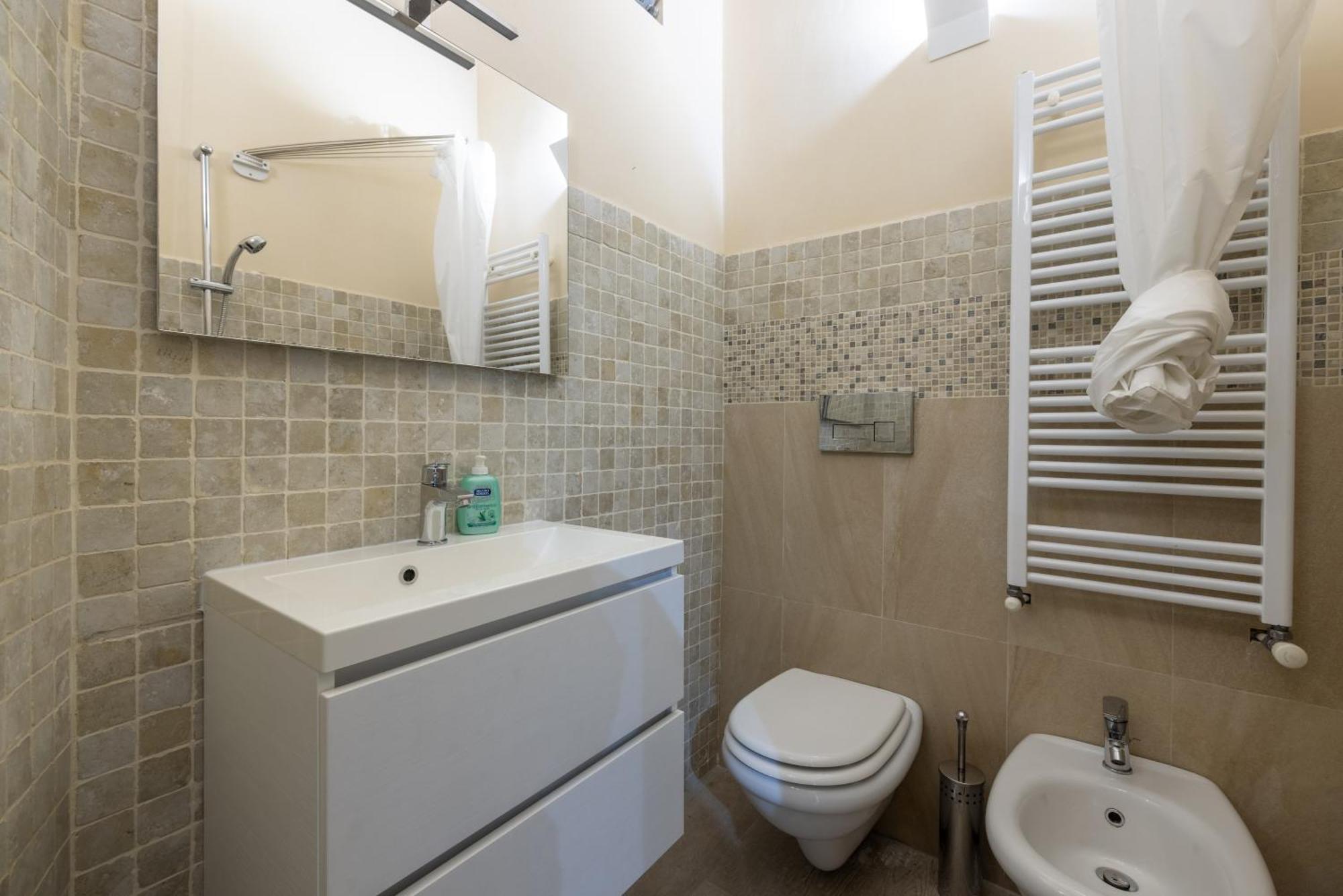 Lovely Studio Apartment - Capocci 로마 외부 사진