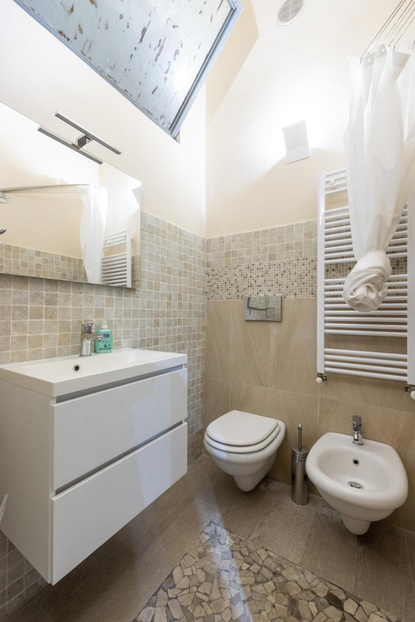 Lovely Studio Apartment - Capocci 로마 외부 사진
